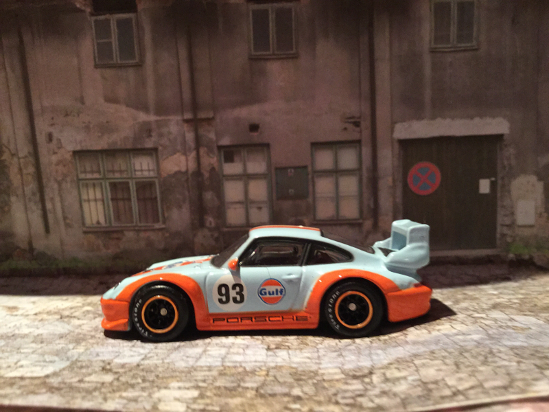 Illustration for article titled LaLD Car Week: Teutonic Tuesday Hotwheels Gulf Porsche 993 GT2